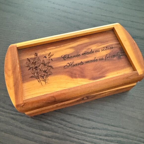 Engraved Carved Sisters Wooden Box Trinket Keepsake Family Friendship - Picture 2 of 10